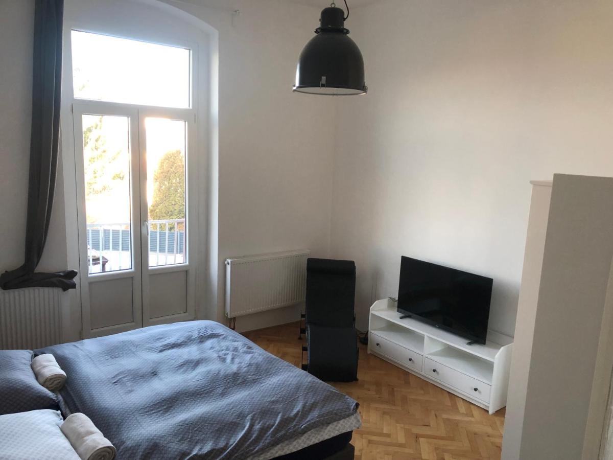 Apartman Krystof ฟรันทิชโกวี ลาซเน ภายนอก รูปภาพ